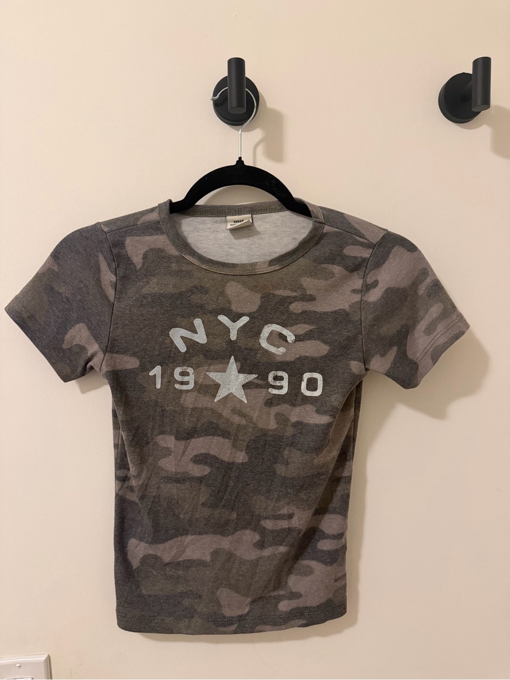 Urban Outfitters Kids Camo 'NYC 1990' Tee - Gray & Olive
